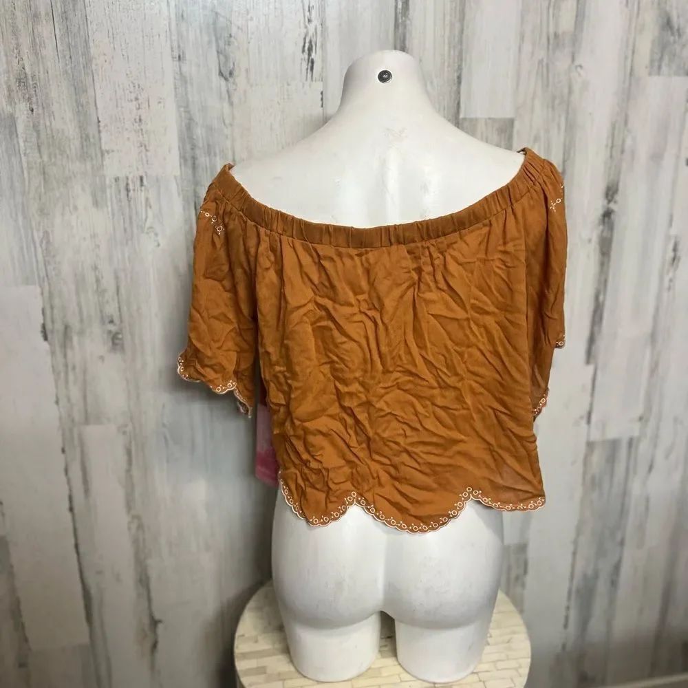 Crop top  - Picture 4 of 5